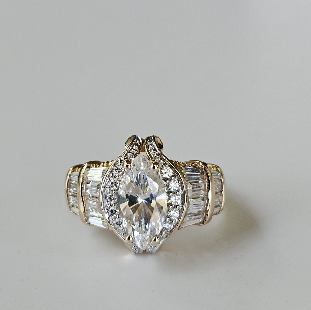 Authentic Victoria Wieck Diamond Simulant Ring 18K Vermeil! Size 8! - Picture 3 of 14